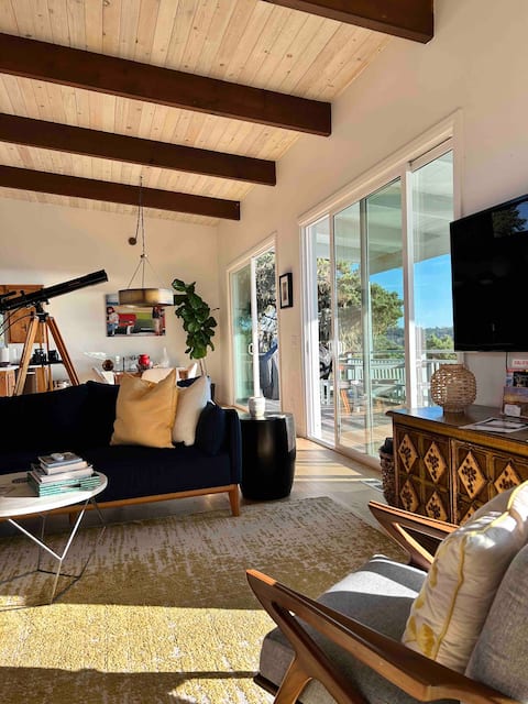 Top performing Airbnb: Coastal Breezes -10 Minutes from Hearst Castle in Cambria