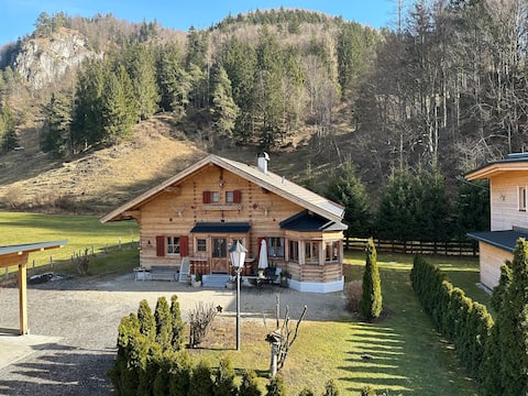 Unique Hunters hut in Tirol