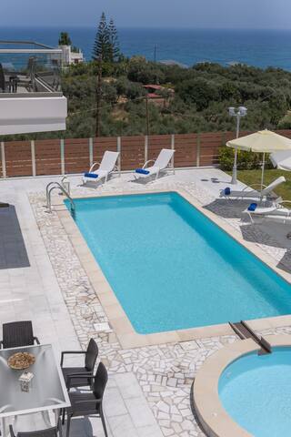 500mt to beach★Heated pool+Hydromassage★Sea view gallery image 3