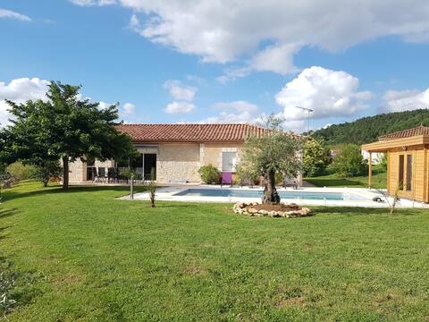 Spacious 4 bedroom villa
Gîte les Manoques