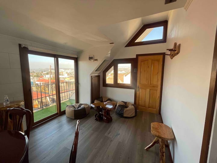 Casa En Segundo Piso, Con Terraza Y Vista Al Mar - Valparaíso