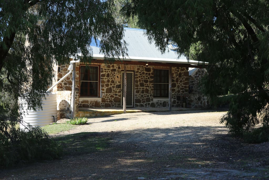 Currawong Cottage