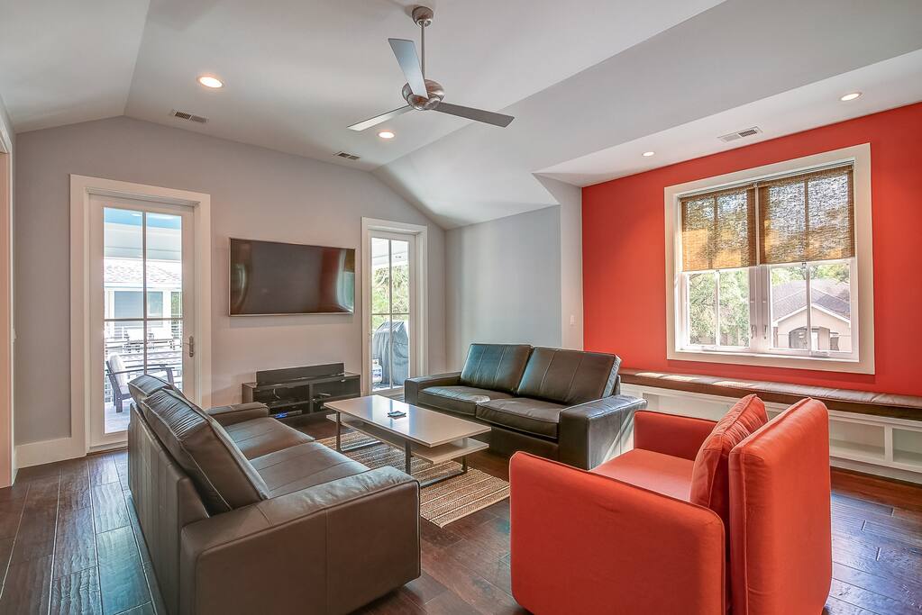 2nd Floor Living Area