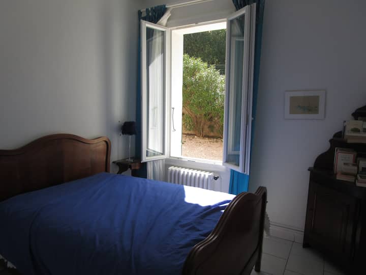 غرفة مع سرير 160/200 غرفة مع سرير 140*200