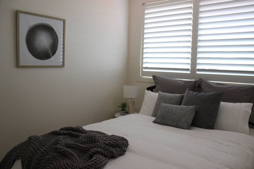 Light & Comfortable queen size beds!