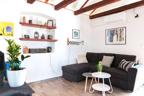 Successful Airbnb property: Vacation home Mala - with a beautiful yard and garden in Općina Preko