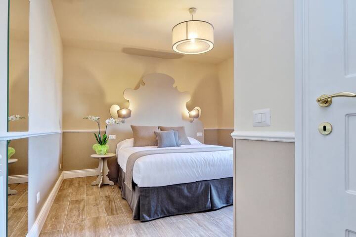 Penthouse + apartment at the Colosseum 10 people