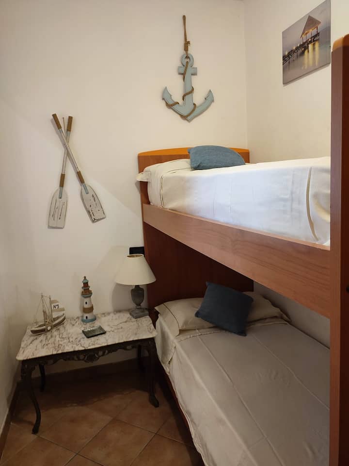 Втора спалня, двуетажно легло