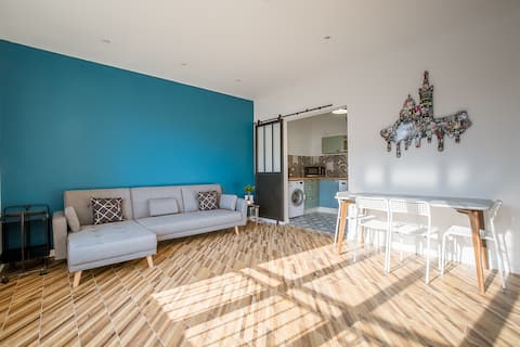 Popular Airbnb listing: Vieux-Port ,From Marseille with love in Marseille 2e Arrondissement