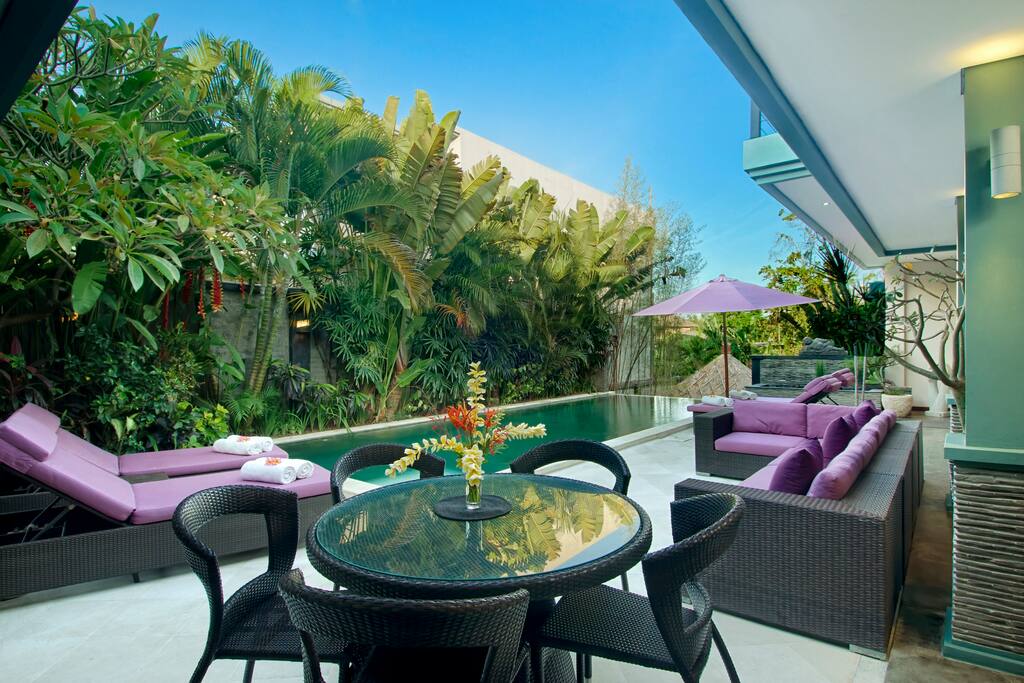 Villa Delapan