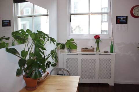 Central Apartment by the sea!