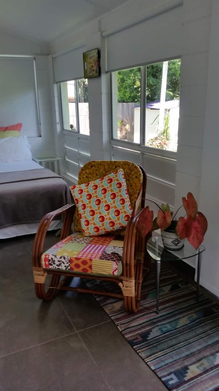 Gardenia Studio pet friendly, longer term stays Guest suites for Rent