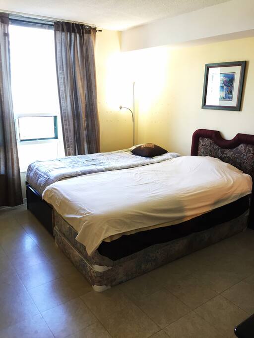 Private Room - 2 Single Beds