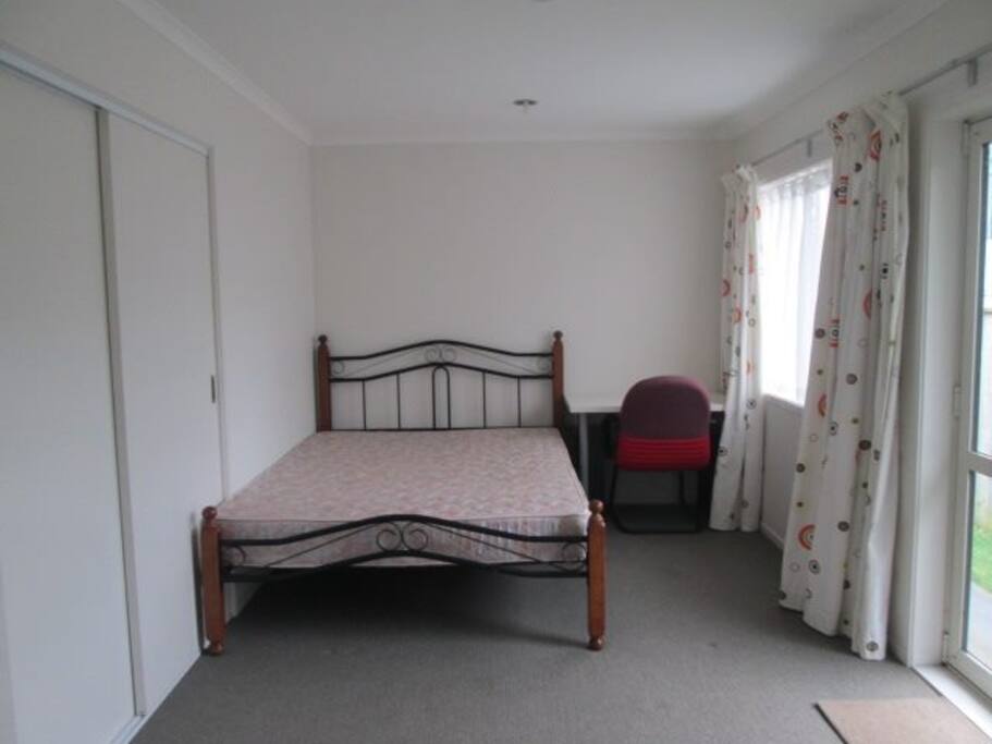 queen size bed, very confortable, relax