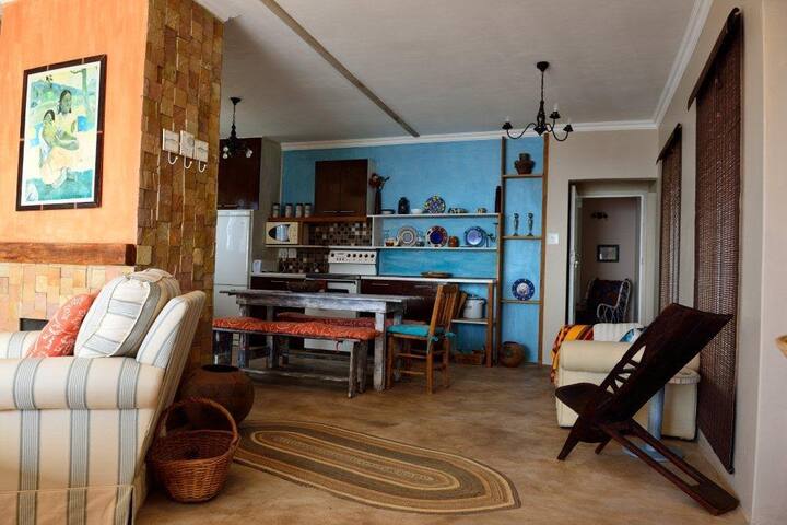 Homely seaside beach house gallery image 4