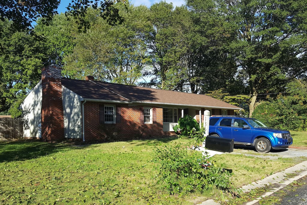 The home is located in a quiet neighborhood on your left after the little dip in the road. Park your vehicle where the blue Ford is parked.