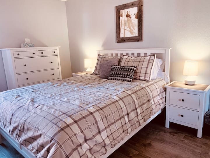 מיטת קווין עם מזרן עננים טמפורפיקי