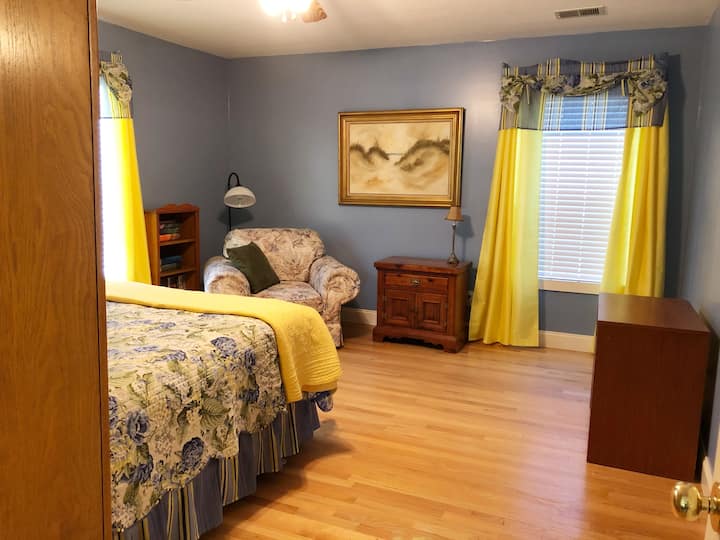 Საძინებელი #2 საწოლი 152 × 203 სმ