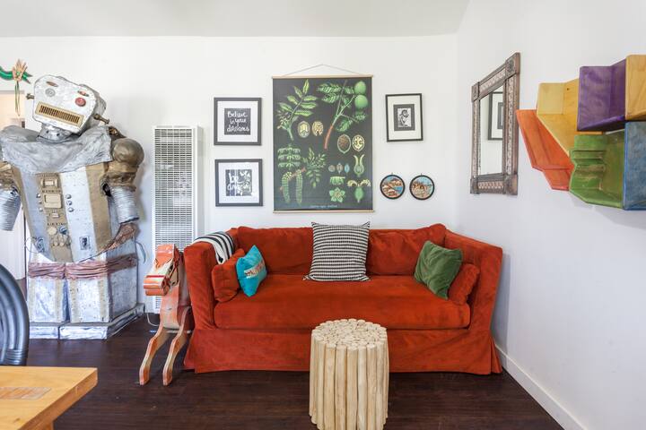 The Frida | Bright Kid Friendly Home with VIEWS gallery image 2