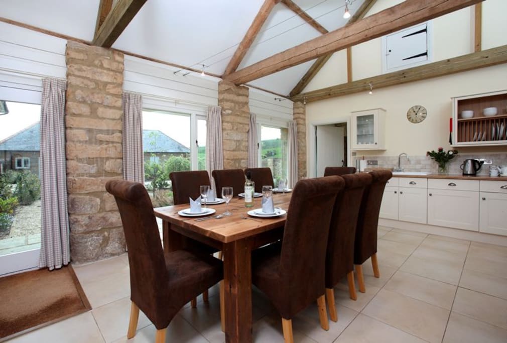 Kitchen dining area
