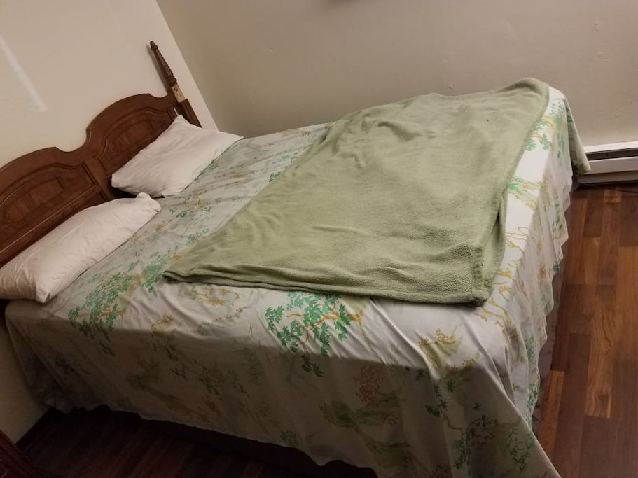 Queen bed for couple