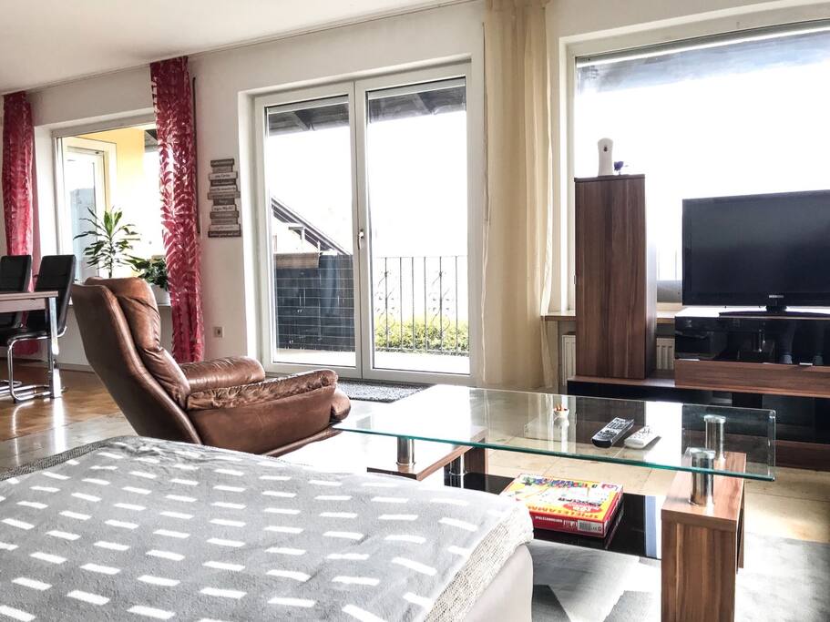 Große Wohnzimmer mit Balkon