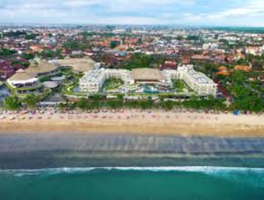 Beachwalk Mall Kuta, 10 minutes walk
