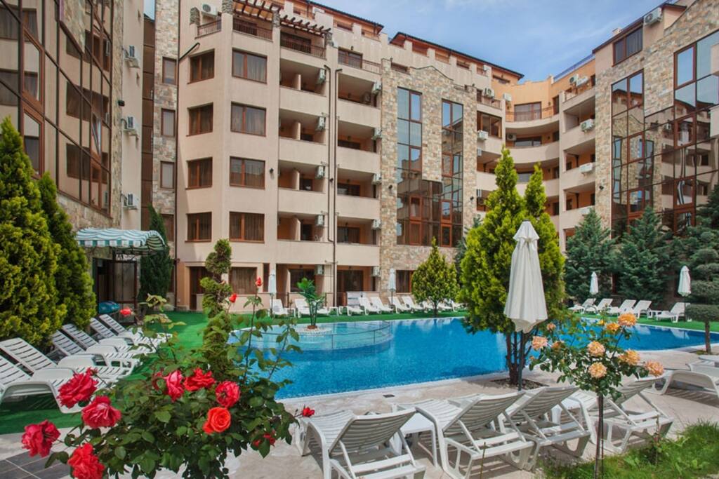 Территория комплекса, бассейн/The territory of the complex, pool
