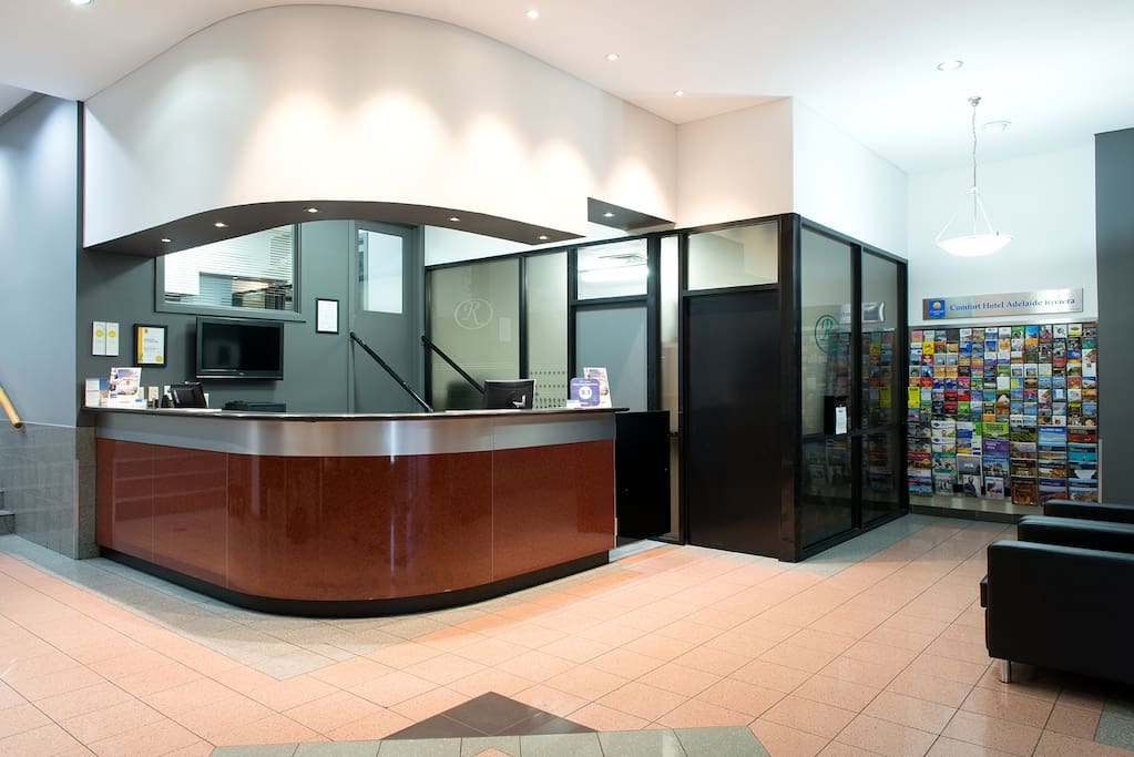 Reception desk open 24 hours