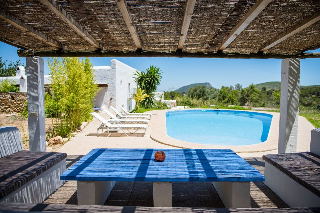 Sitting area beside the pool
