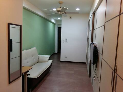 Green house: Elevator apartment in front of Taichung Station (32 square meters) Please read the description and rules of the listing before you book (only by the owner, can't book on your behalf)