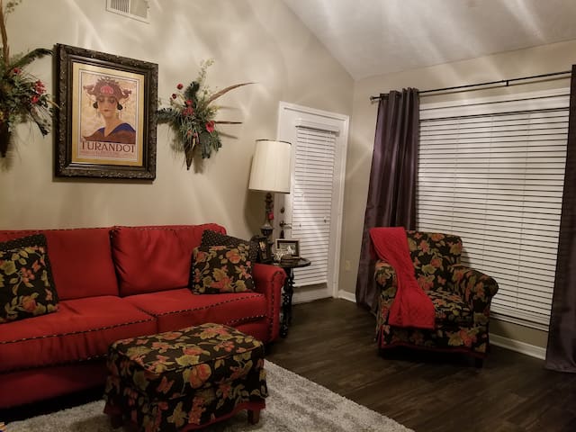 Nurse Abode with Lake View!