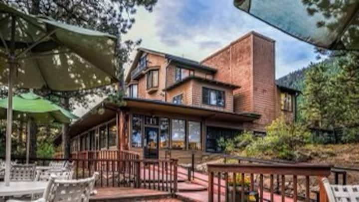 The Historic Crags Lodge - Estes Park, CO
