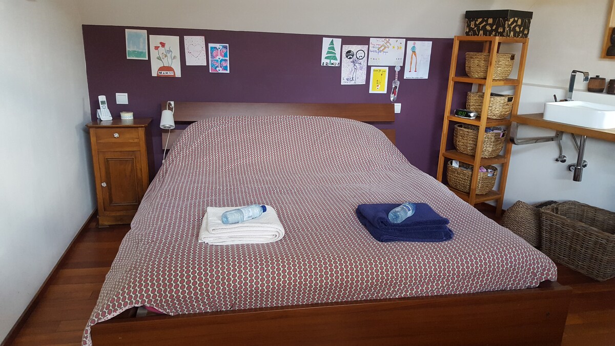 ห้องผู้ปกครอง: เตียงขนาด 160 * 200 (สีไม่เกี่ยวข้องอีกต่อไป;))