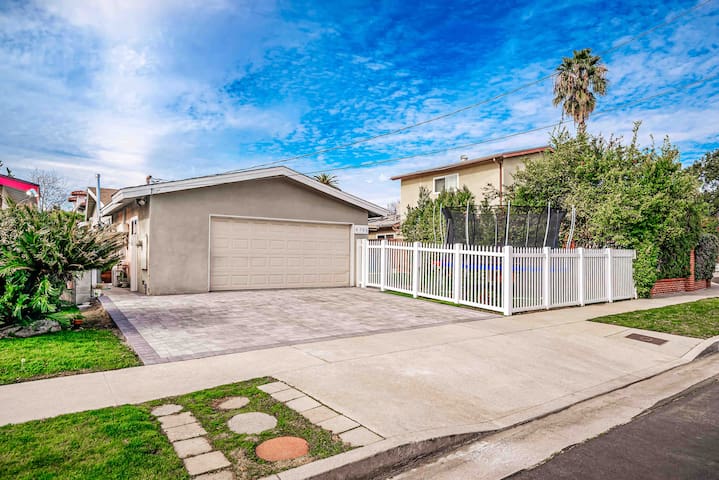 Prime location house Pool & Spa 7 min to Universal gallery image 3