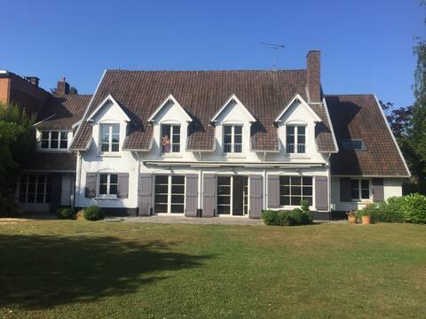 Large bourgeois house near Lille/10 people