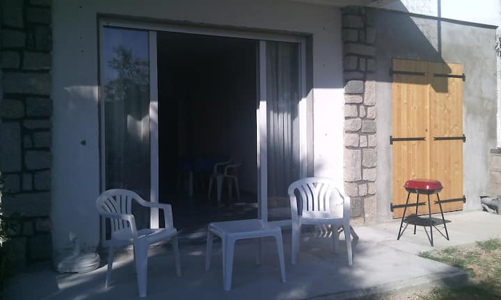 Ajaccio : Grand T1 Dans Villa Avec Jardin. - Ajaccio