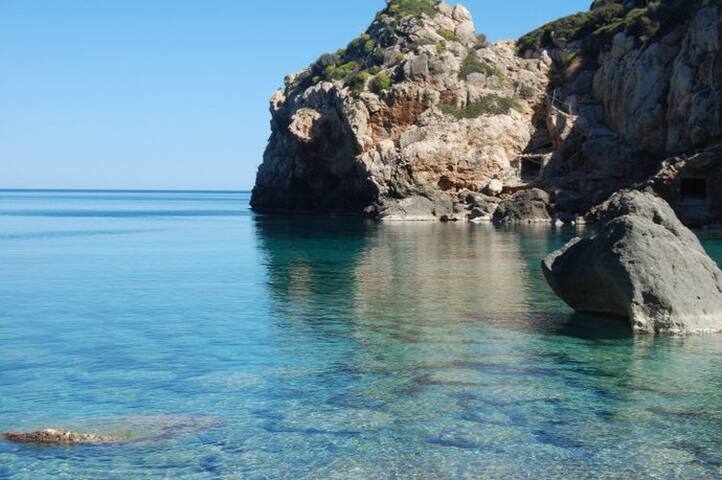 Cozy Villa “Es Secret”, one minute from the sea gallery image 3