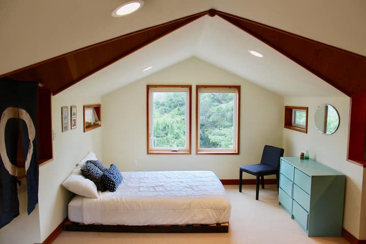 Спална соба на поткровје 