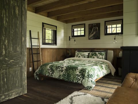 Treetop Hideaways - The Elements Treehouse
