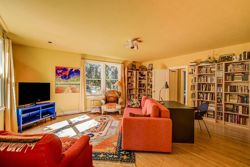 Cozy living room with new 48" TV and pull out full size sleeper couch.