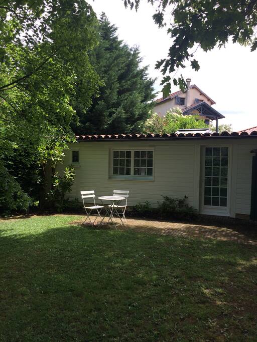 "La maisonnette avec sa petite terrasse
