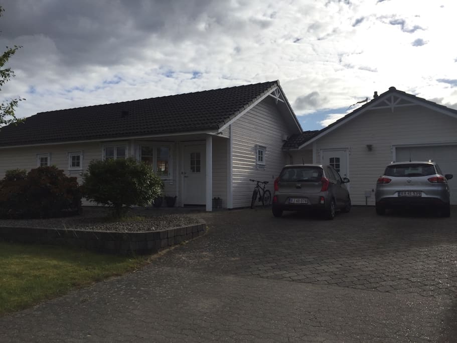 Forside af huset