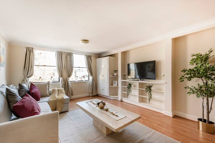 The Queensborough 2 Bed Apartment By Hyde Park gallery image 2