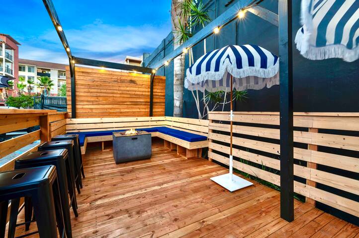 Modern Petco Park Gated Duplex with Hot Tub+Deck gallery image 2