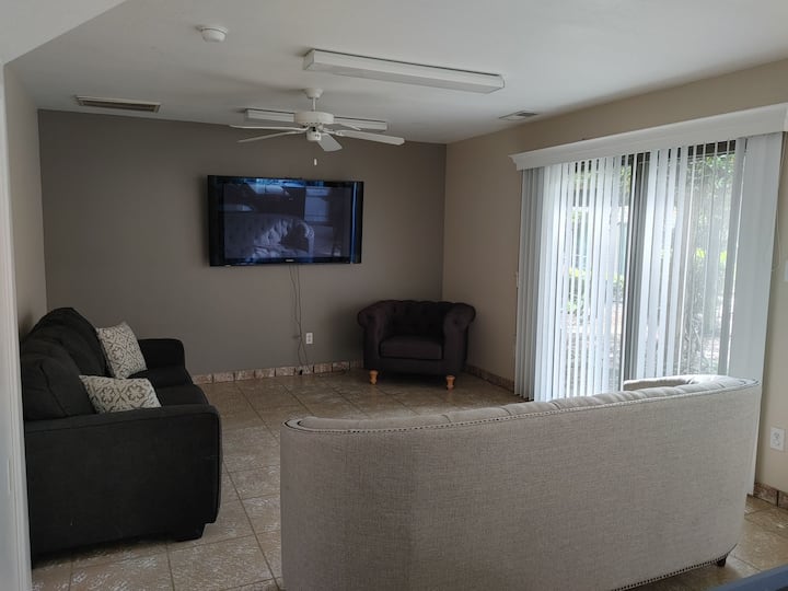 Vacation Home W/pool House Minute From Lake Norman - Mooresville, NC