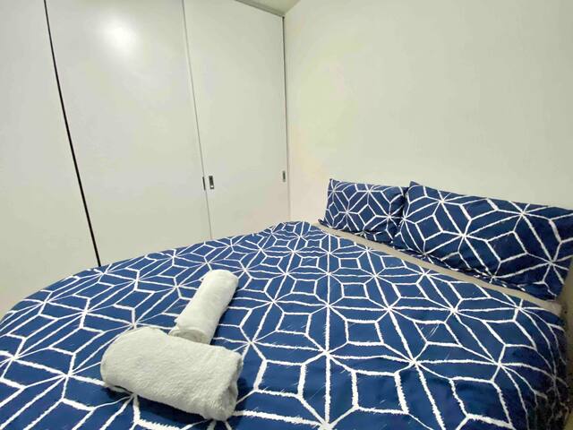 Cozy Modern Home Near Melb Central