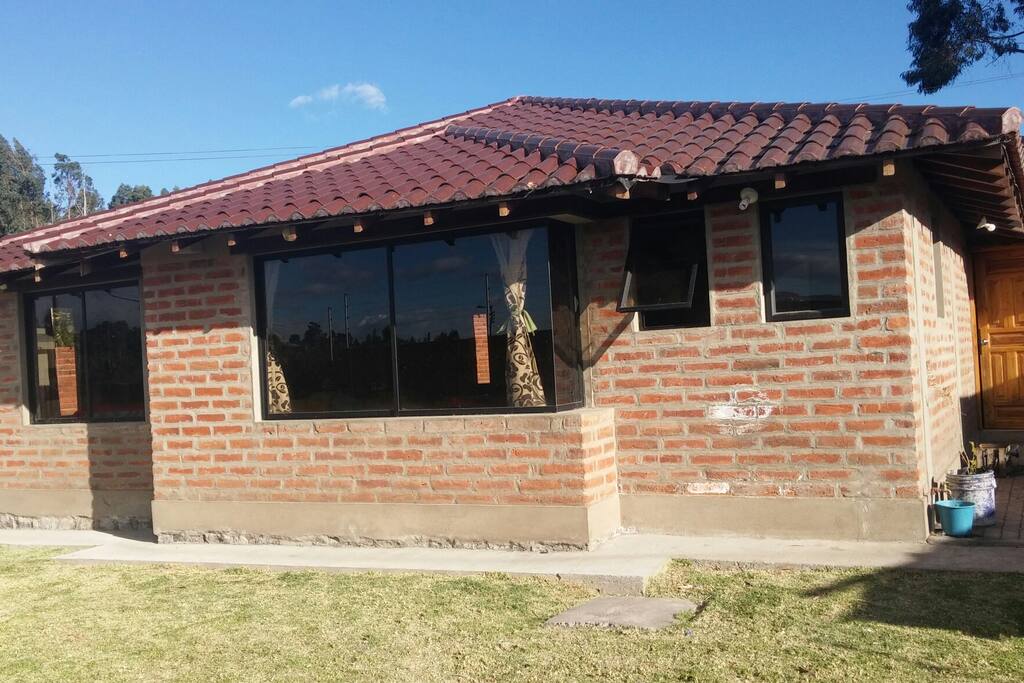 vista externa parte trasera de la casa