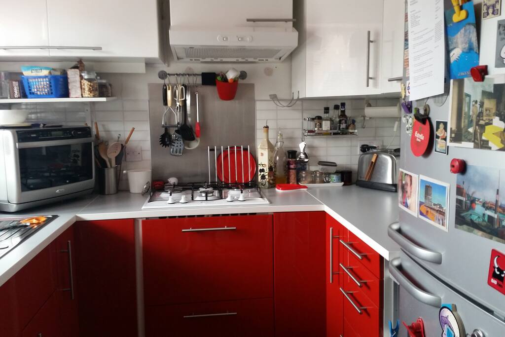 The kitchen: toaster, microwave etc available for you to use.