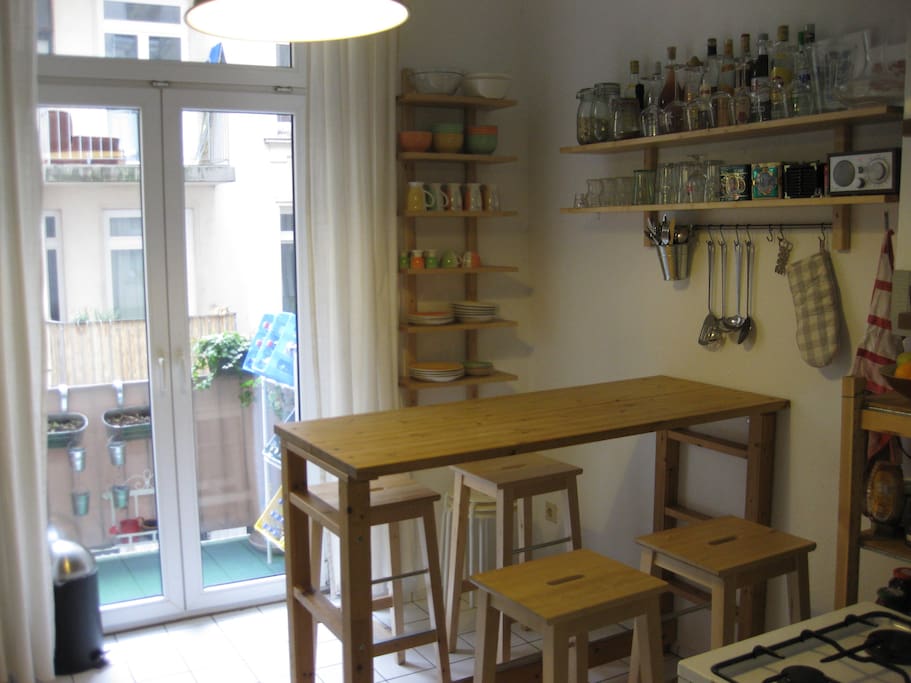 Küche und Balkon zum Innenhof
